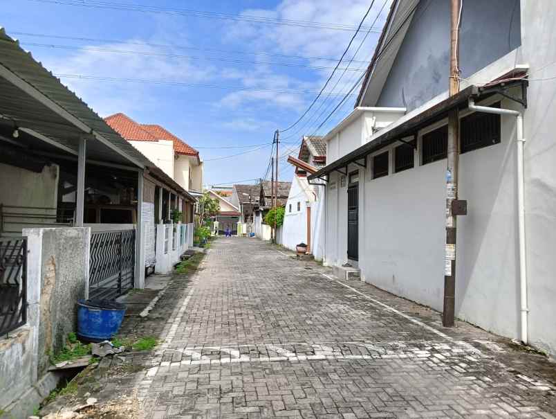 dijual rumah jalan panda