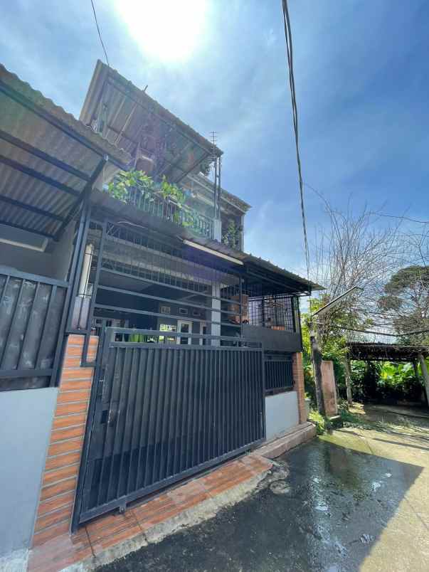 dijual rumah jalan persahabatan raden