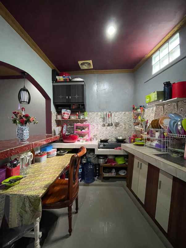 dijual rumah jalan persahabatan raden