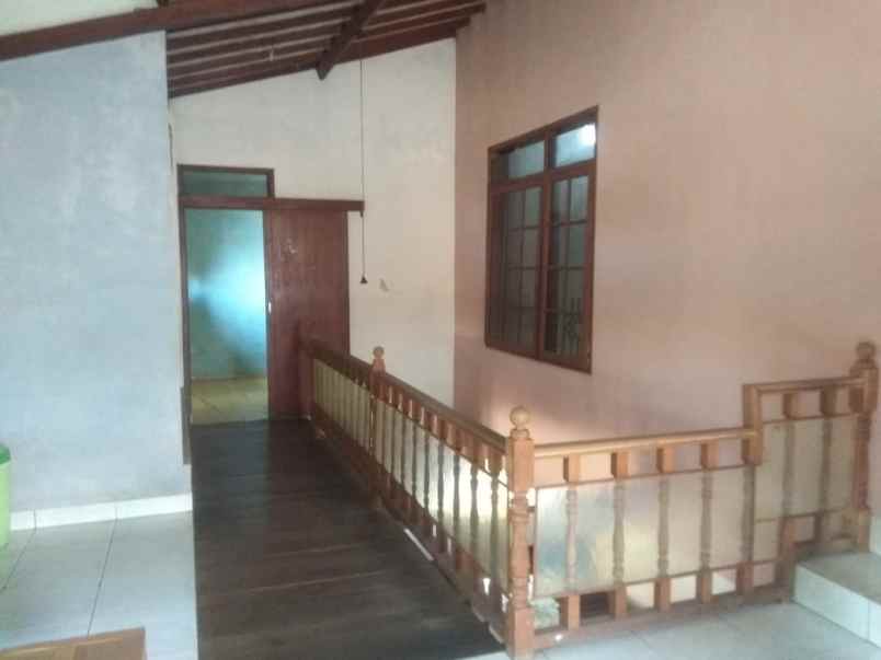 dijual rumah jalan pesantren