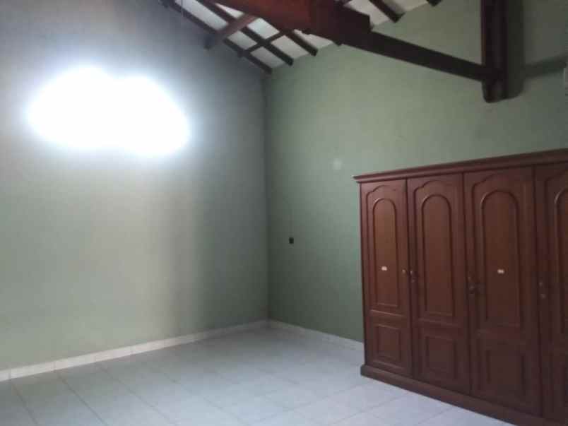 dijual rumah jalan pesantren