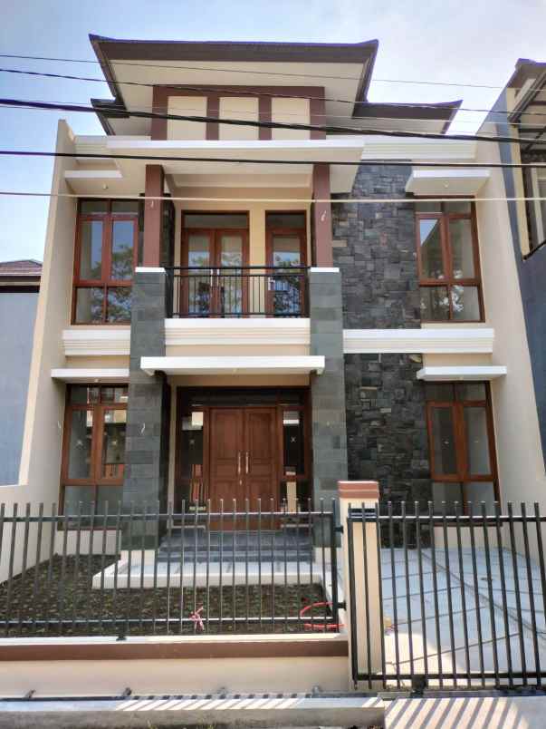 dijual rumah jalan rancabolang