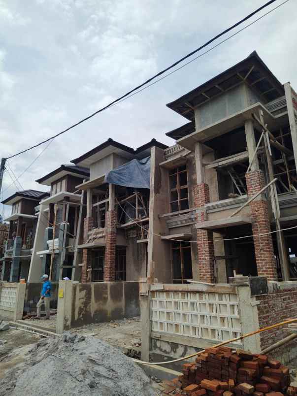 dijual rumah jalan rancabolang