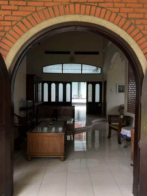 dijual rumah jalan raya cinangka