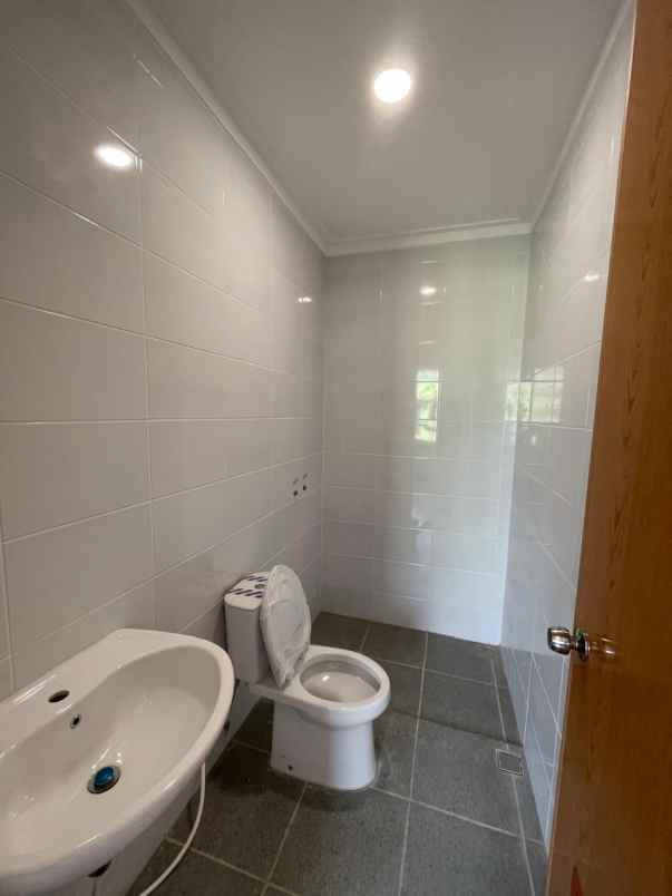 dijual rumah jalan raya ciputat pondok cabe