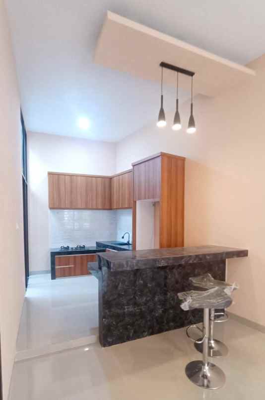 dijual rumah jalan raya jombang bintaro