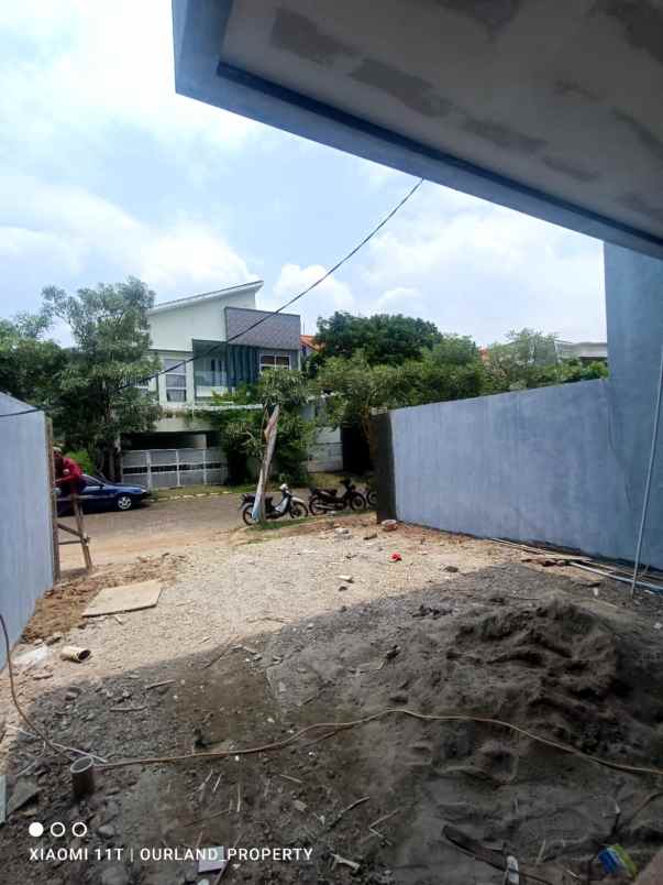 dijual rumah jalan raya modern hill