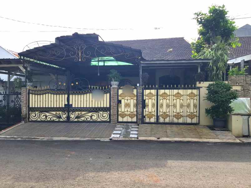 dijual rumah jalan raya pondok bambu