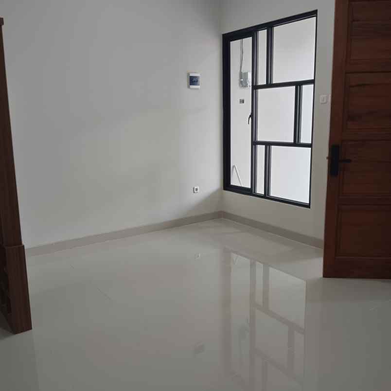 dijual rumah jalan raya pondok petir