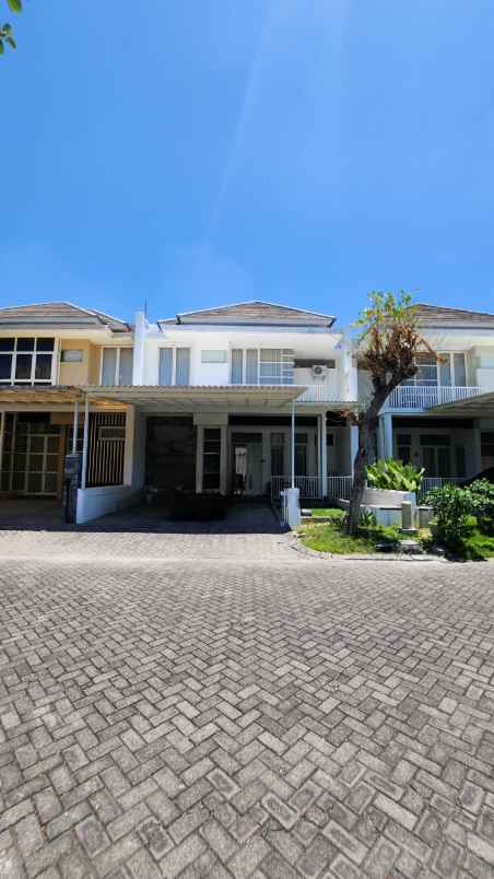 dijual rumah jalan royal residence