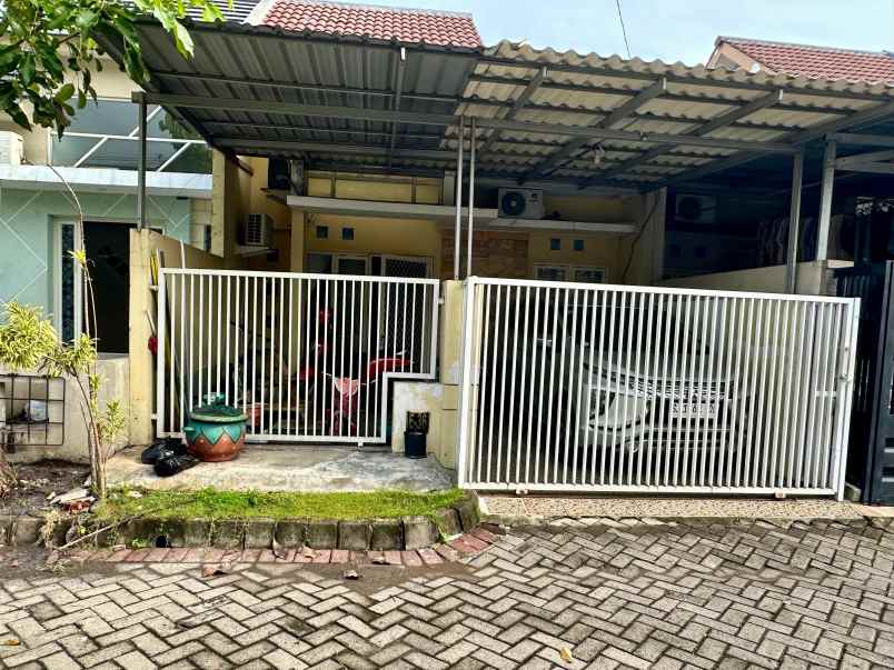 dijual rumah jalan taman wisata regency