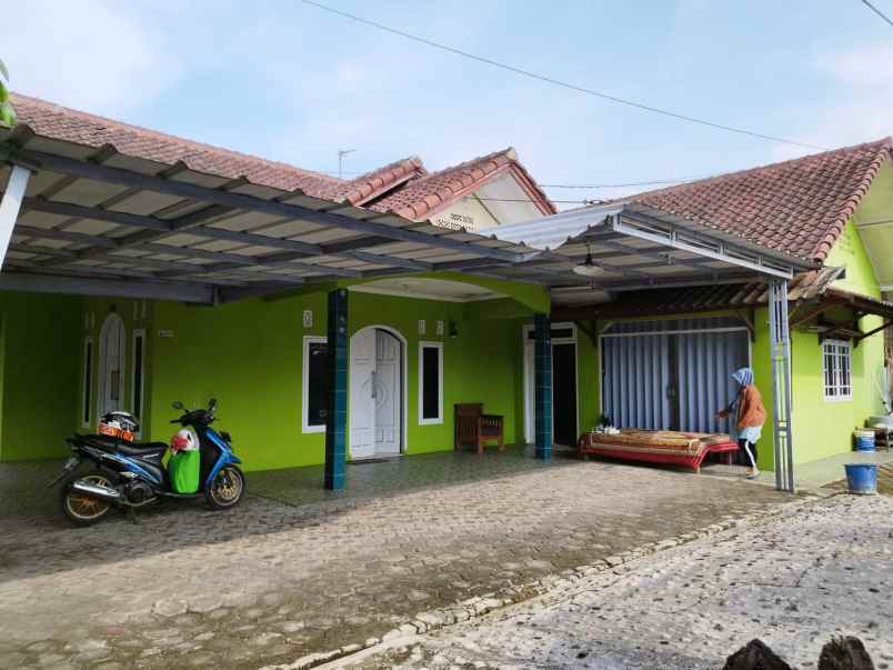 dijual rumah jalan telaga sari kosambi