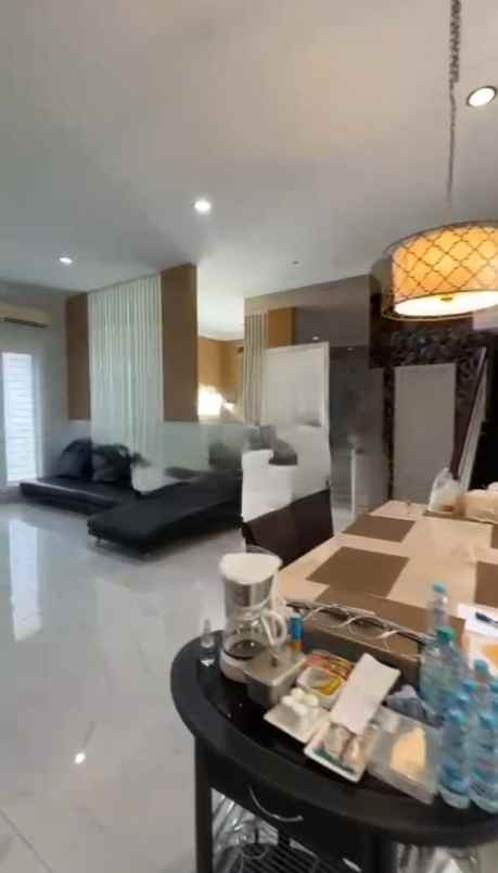 dijual rumah jalan villa taman telaga