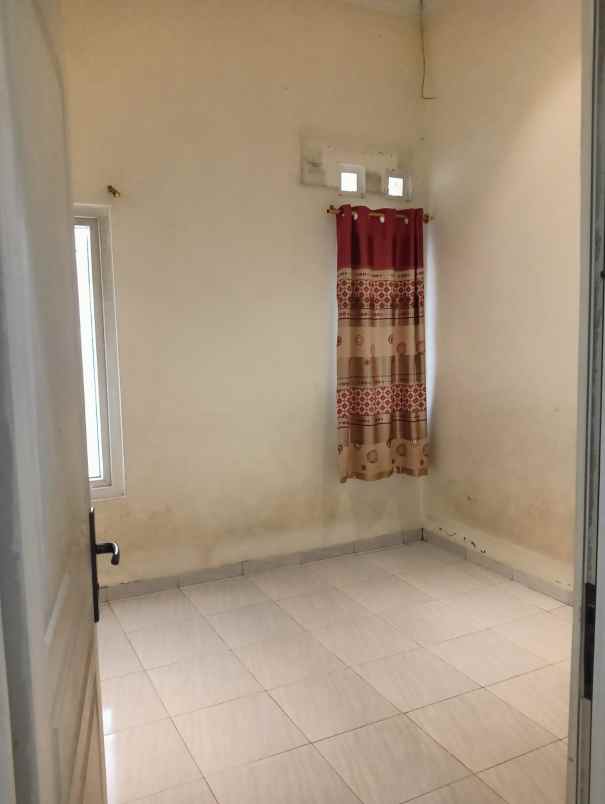 dijual rumah jalan zebra