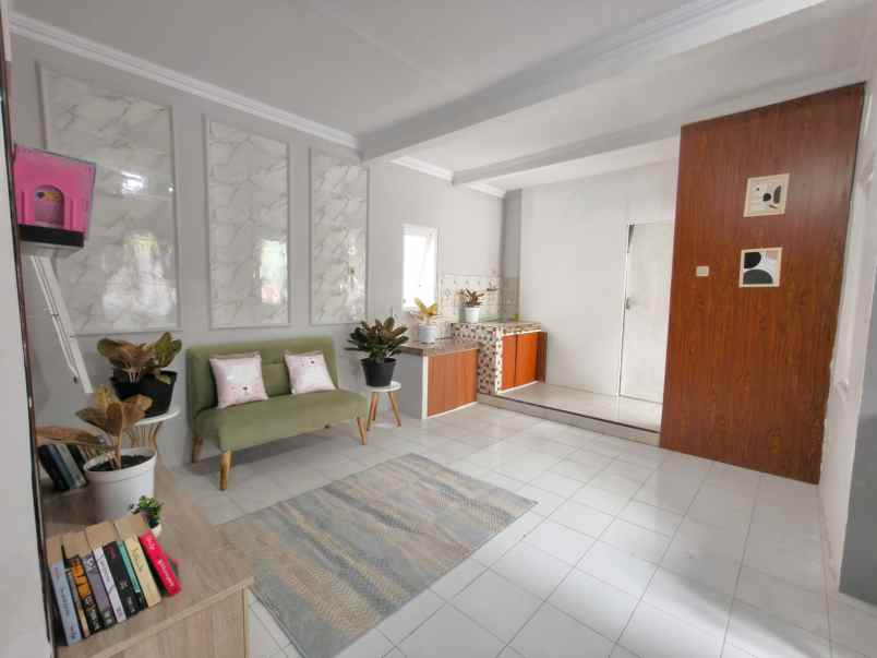 dijual rumah jambidan