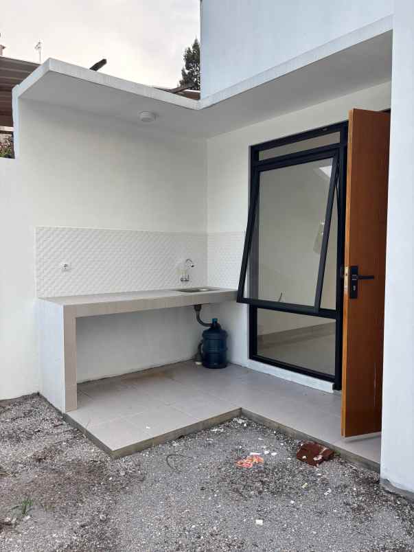 dijual rumah jatihandp