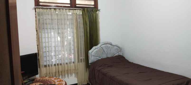 dijual rumah jemursari