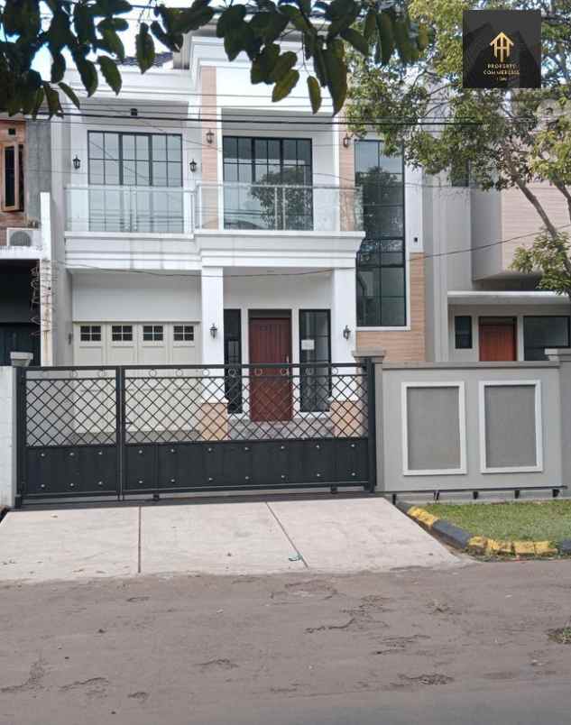 dijual rumah jl batuninggal indah