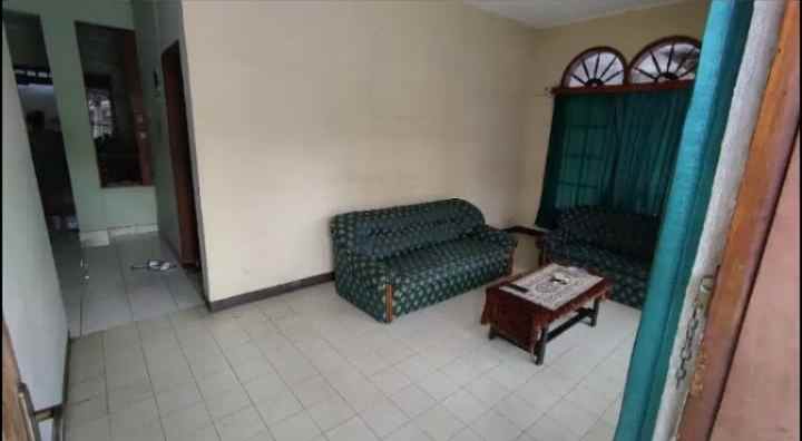 dijual rumah jl calung martanegara