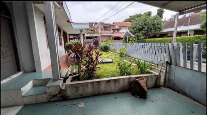 dijual rumah jl calung martanegara