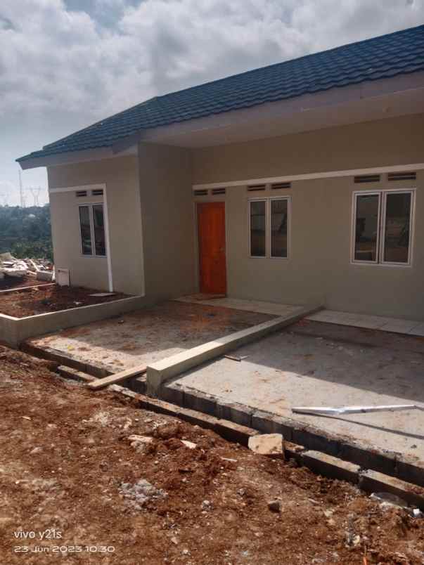 dijual rumah jl cibenda cimanggung kab