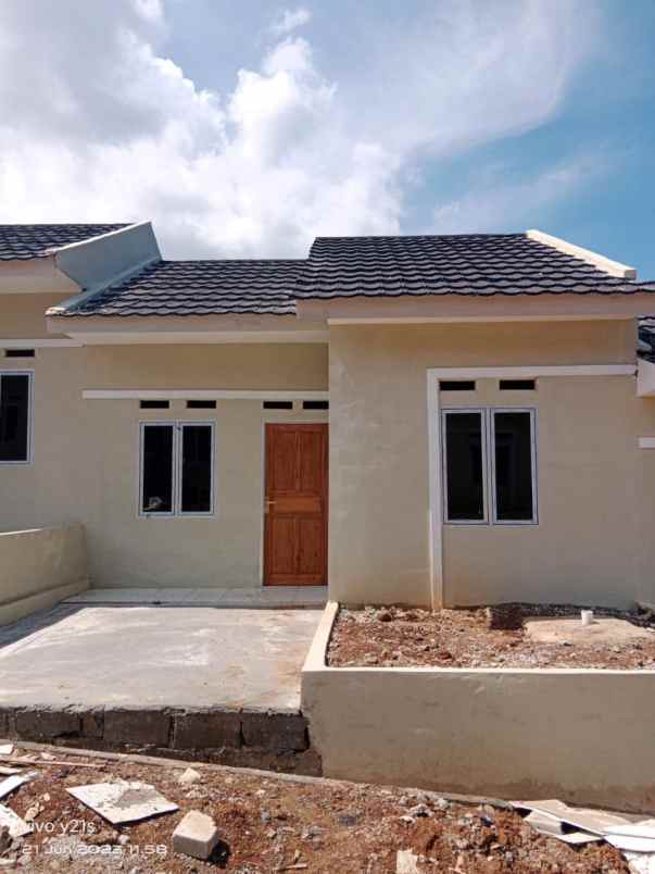 dijual rumah jl cibenda cimanggung kab