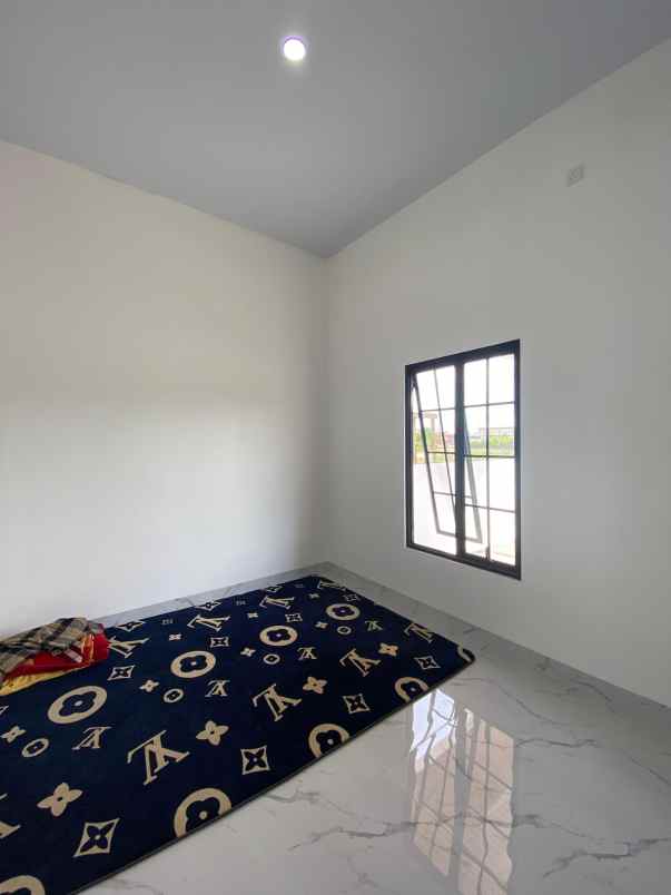 dijual rumah jl dahlia tampan pekanbaru