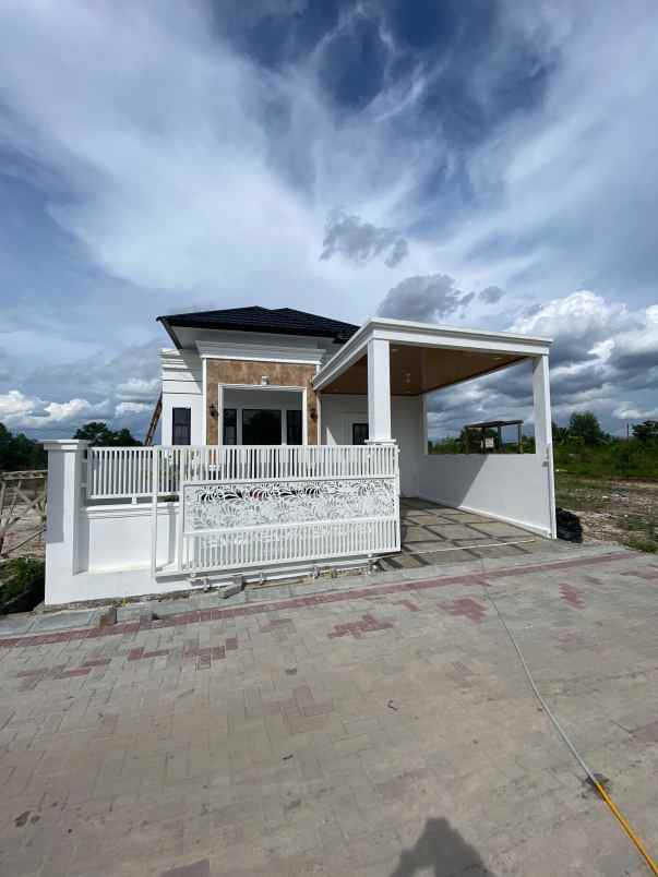 dijual rumah jl dahlia tampan pekanbaru