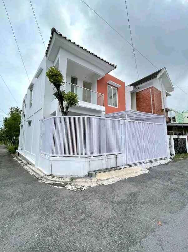 dijual rumah jl damai