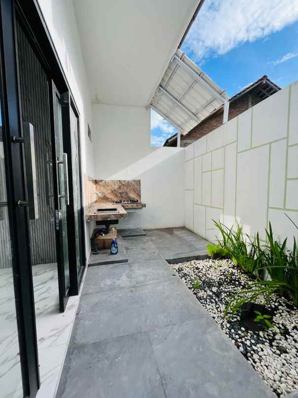 dijual rumah jl godean km 14