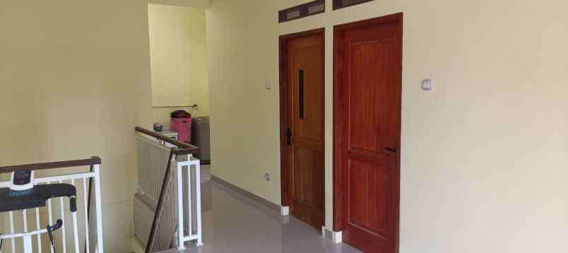 dijual rumah jl griya nusa indah