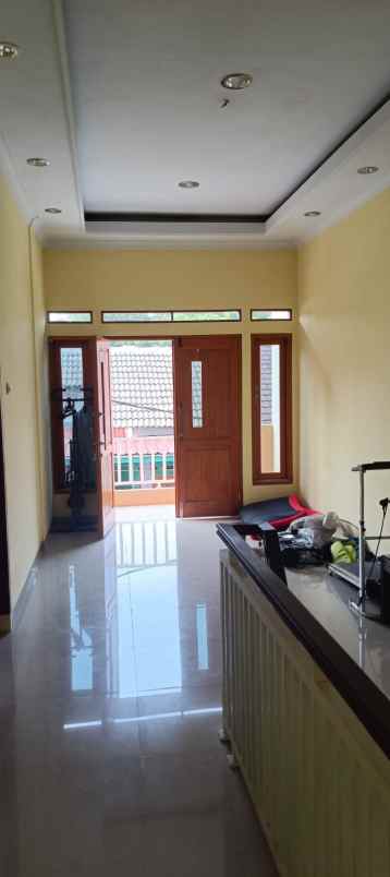 dijual rumah jl griya nusa indah