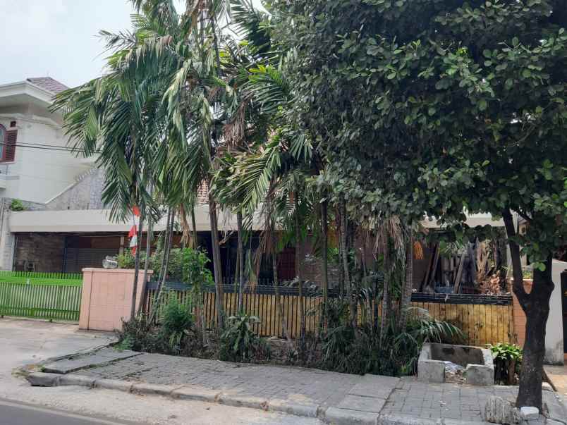 dijual rumah jl gudang peluru raya blok