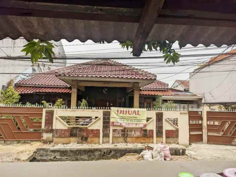 dijual rumah jl h dilun kel ulujami kec