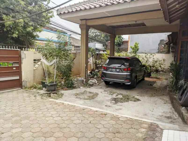 dijual rumah jl h dilun kel ulujami kec