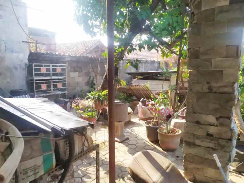 dijual rumah jl h dilun kel ulujami kec