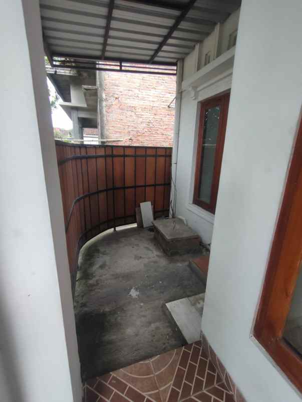 dijual rumah jl imogiri timur
