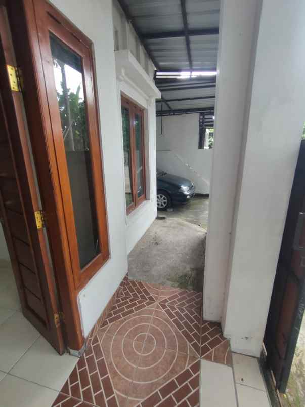 dijual rumah jl imogiri timur