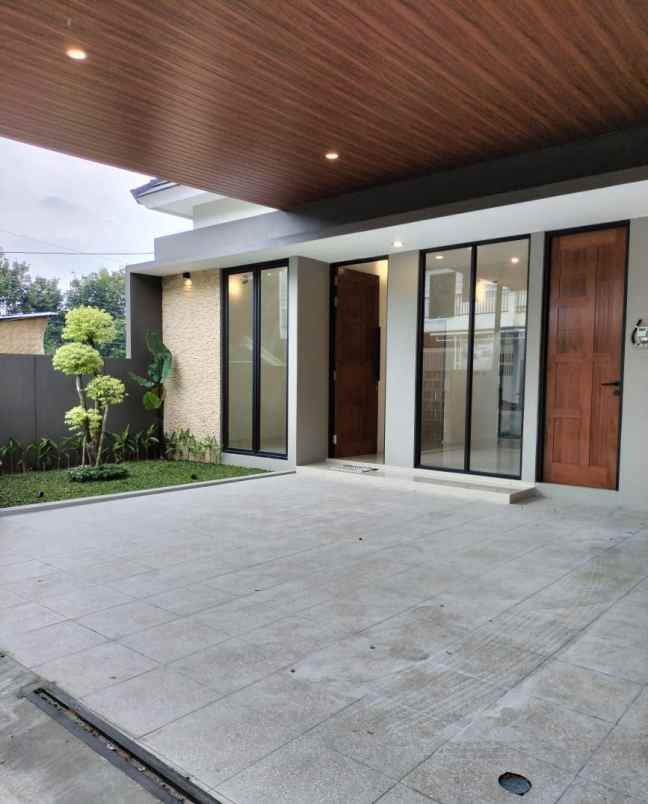 dijual rumah jl kaliurang km 12 5