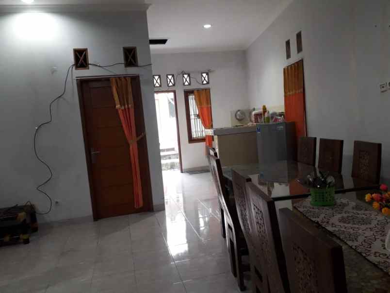 dijual rumah jl karakal jambu luwuk kec