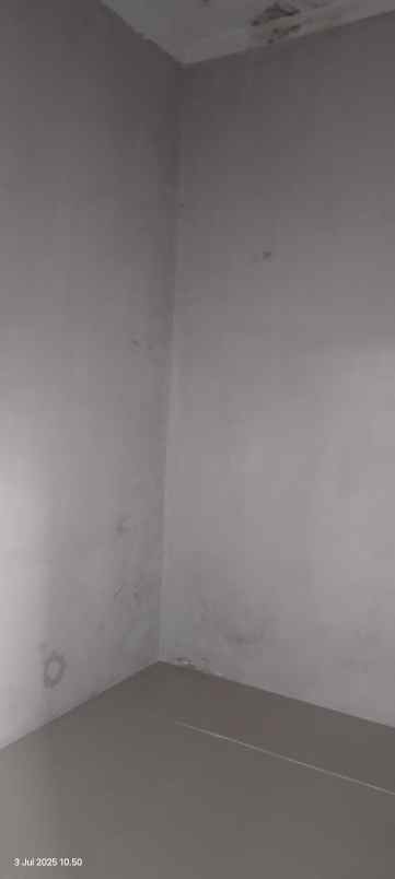 dijual rumah jl kartama