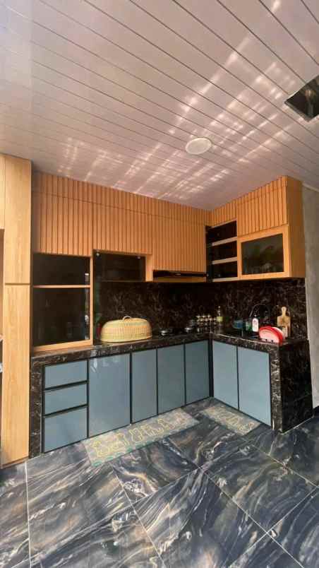 dijual rumah jl karya 4