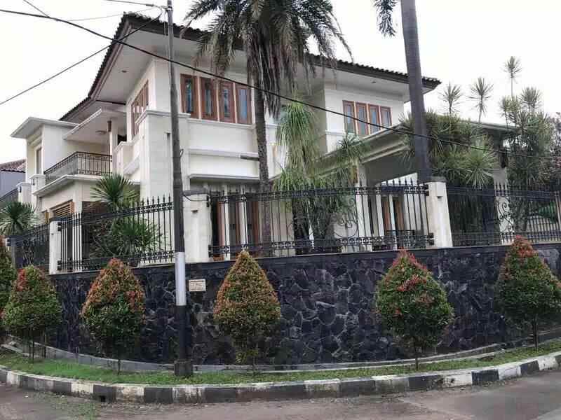 dijual rumah jl kemanggisan illir