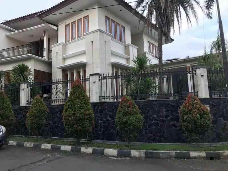 dijual rumah jl kemanggisan illir