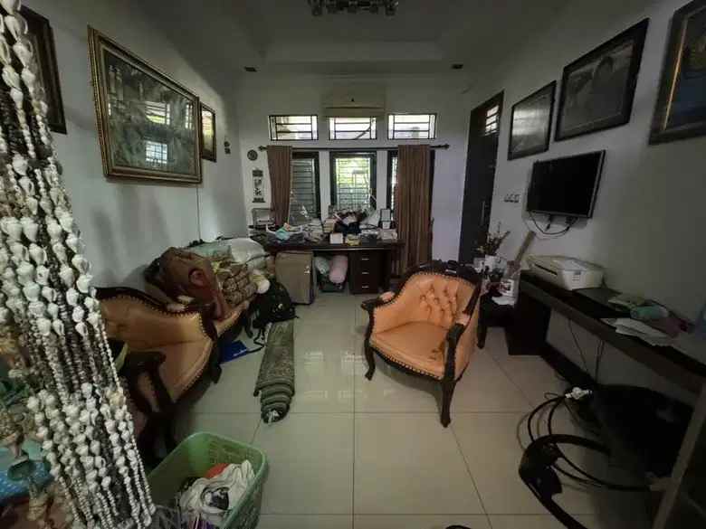 dijual rumah jl komplek perumahan kav