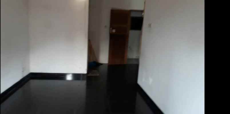 dijual rumah jl laksda adi sucipto