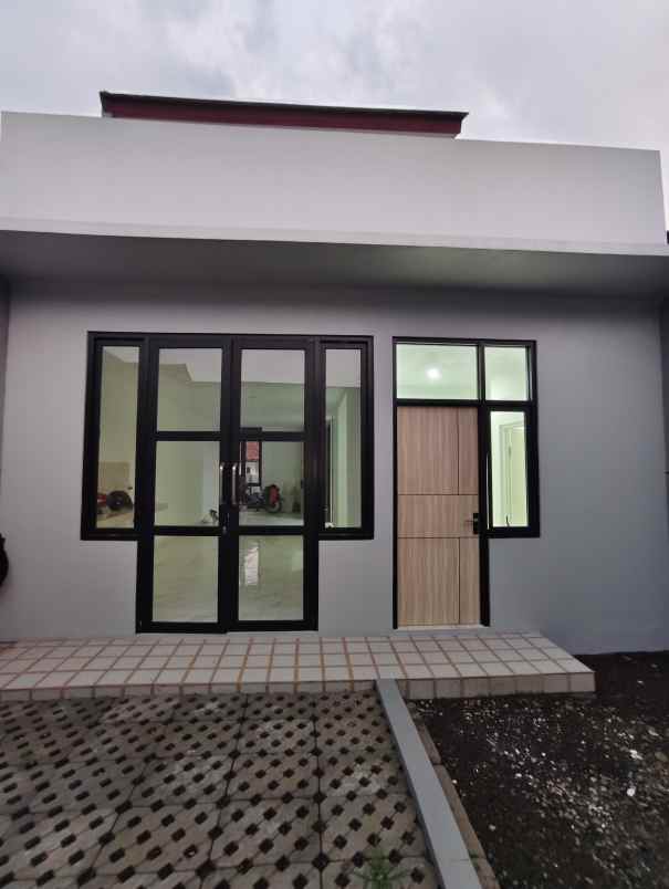 dijual rumah jl logam buahbatu