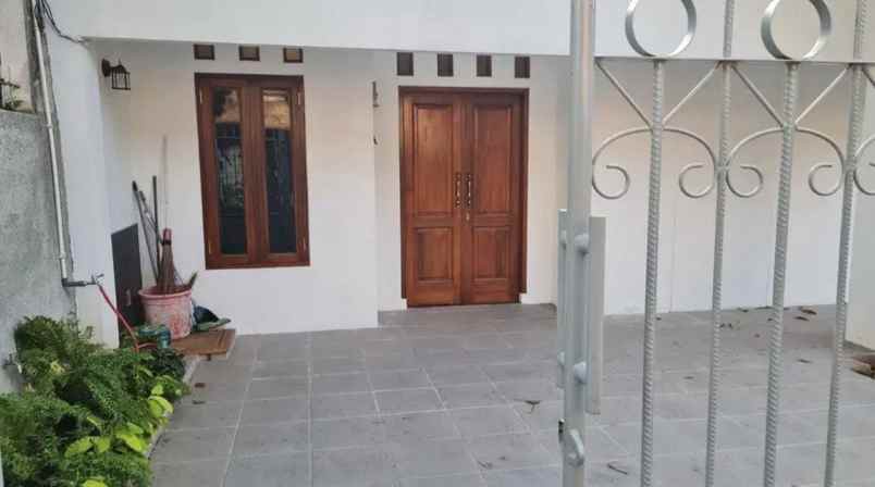 dijual rumah jl mampang prapatan kec