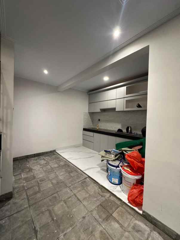 dijual rumah jl moch kahfi 1