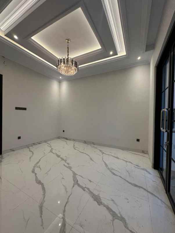 dijual rumah jl moch kahfi 1